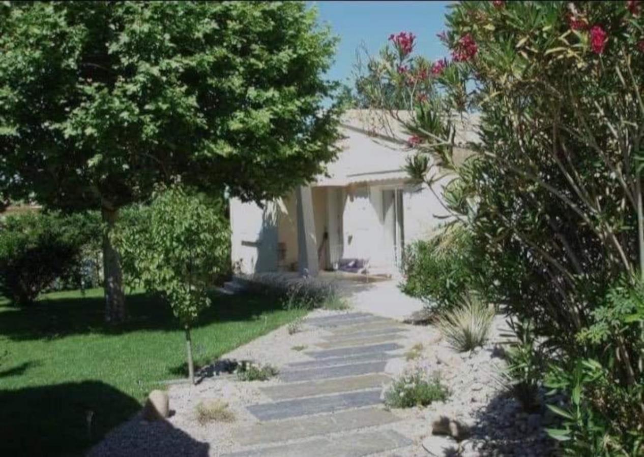 Вилла … Et La Fourmi Saumane-de-Vaucluse Экстерьер фото